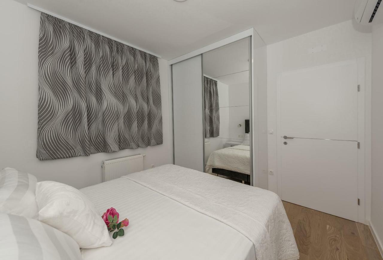 Appartement Penthouse Jure à Makarska Extérieur photo