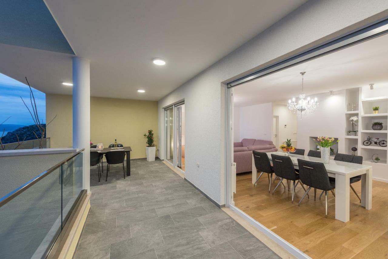 Appartement Penthouse Jure à Makarska Extérieur photo