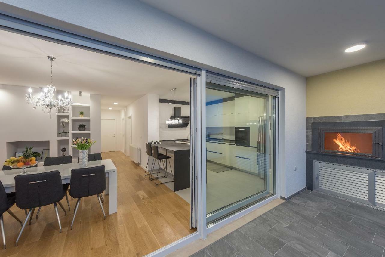 Appartement Penthouse Jure à Makarska Extérieur photo