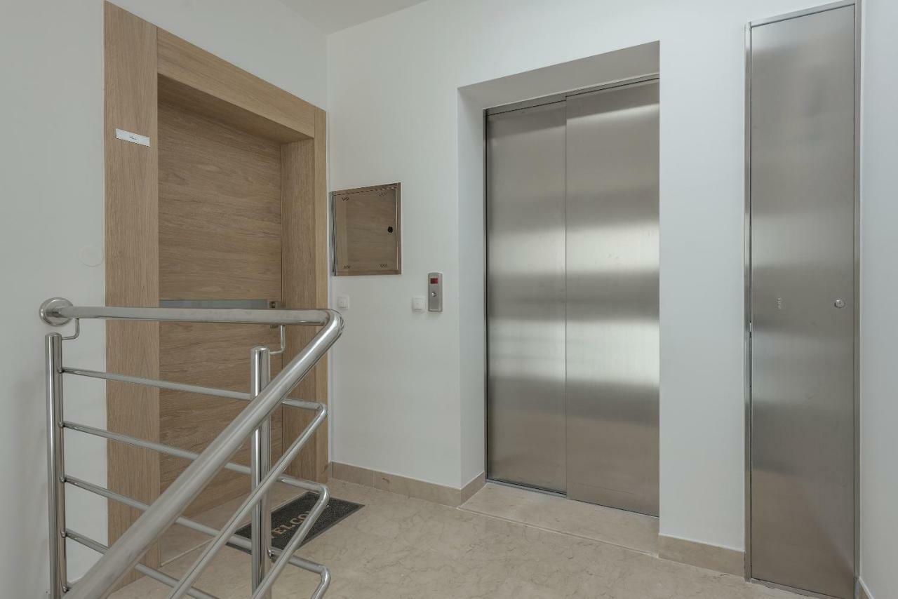 Appartement Penthouse Jure à Makarska Extérieur photo